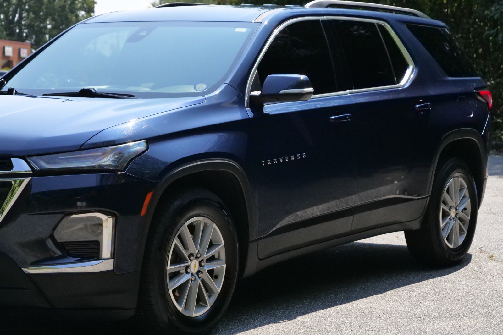 Used 2022 Chevrolet Traverse LT AWD/4WD image 43