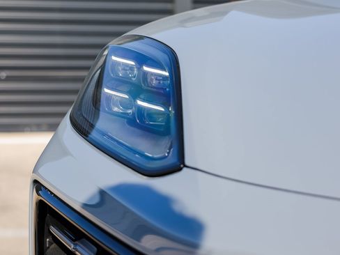 New 2025 Porsche Cayenne image 13