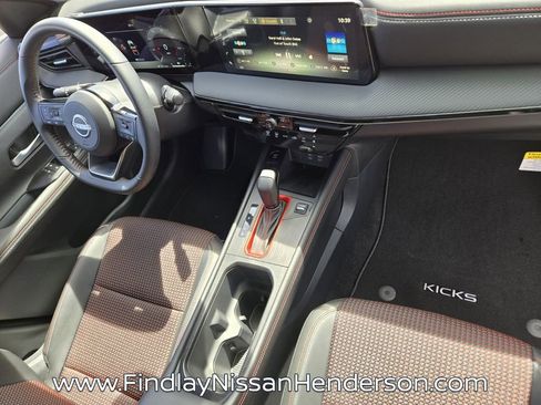 Used 2025 Nissan Kicks SR AWD/4WD image 17