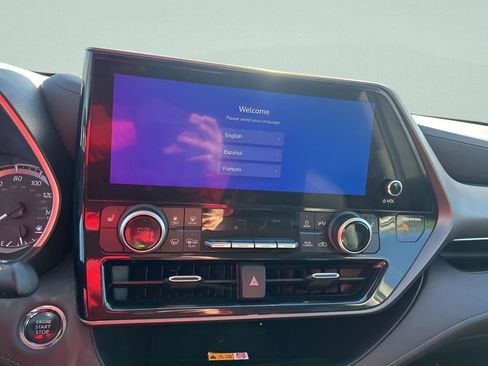 Used 2023 Toyota Highlander XLE image 27