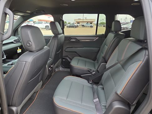 New 2026 GMC Acadia AT4 w/ Luxury Package AWD/4WD image 8