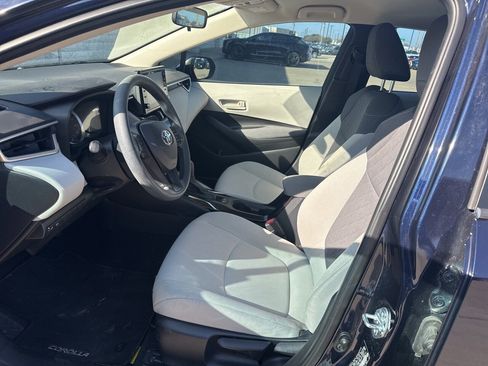 Used 2022 Toyota Corolla LE image 9