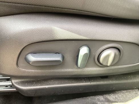 Used 2023 Chevrolet TrailBlazer RS image 42