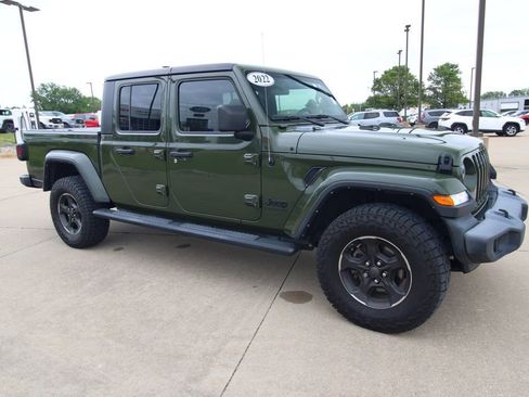 Used 2022 Jeep Gladiator Sport AWD/4WD image 3