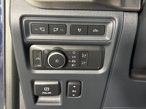 Used 2022 Ford F150 Raptor w/ Equipment Group 801A High AWD/4WD image 23