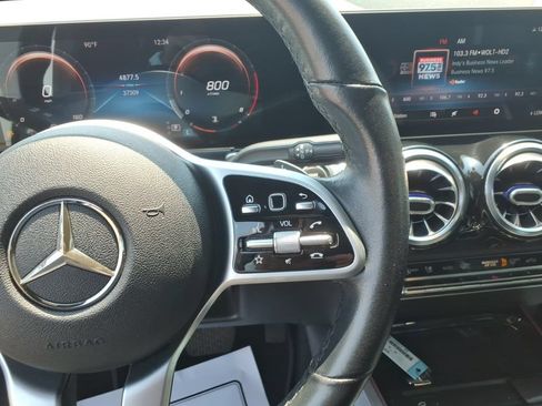 Used 2021 Mercedes-Benz GLB 250 image 22