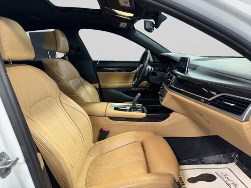Used 2016 BMW 750i xDrive AWD/4WD image 24