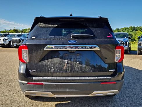 Used 2020 Ford Explorer XLT w/ Equipment Group 202A AWD/4WD image 4