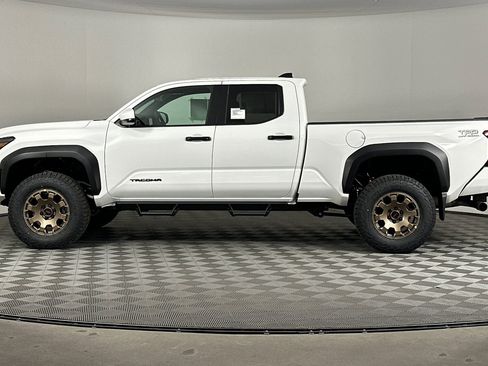 New 2025 Toyota Tacoma TRD Off-Road image 7