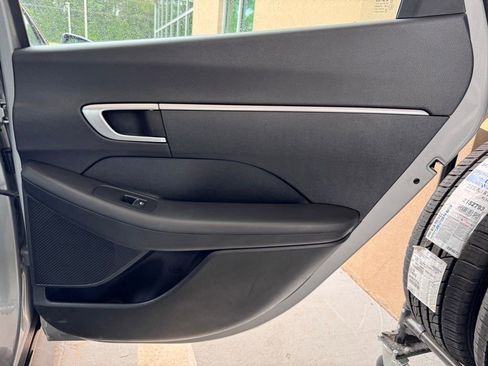 Certified 2023 Hyundai Sonata SE w/ Cargo Package FWD image 19