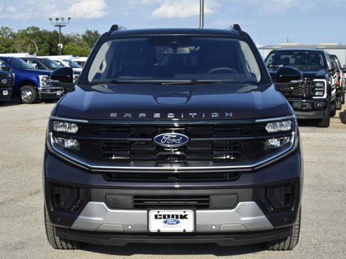 New 2025 Ford Expedition Platinum w/ Driver's Package image 2