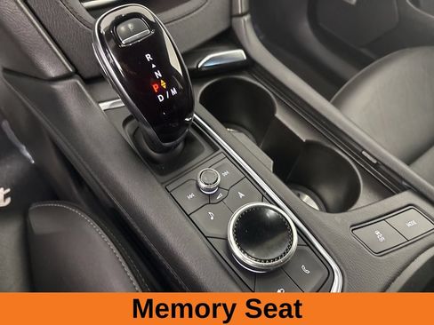 Used 2025 Cadillac XT6 Premium Luxury FWD image 21