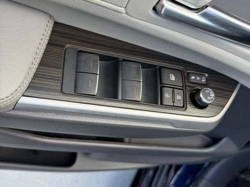 Certified 2024 Toyota Sienna Limited FWD image 22