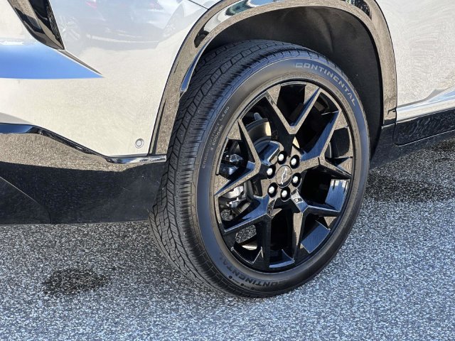Certified 2025 Chevrolet Traverse RS w/ LPO, Floor Liner Package AWD/4WD image 32
