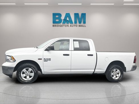 Used 2022 RAM 1500 Classic SLT w/ Protection Group AWD/4WD image 4