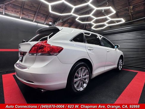 Used 2011 Toyota Venza image 3