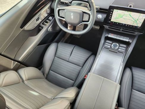 New 2026 Lincoln Nautilus Reserve image 10