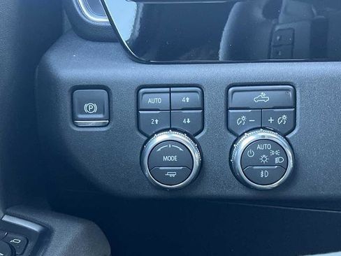 New 2026 GMC Sierra 1500 Elevation w/ X31 Off-Road Package AWD/4WD image 13