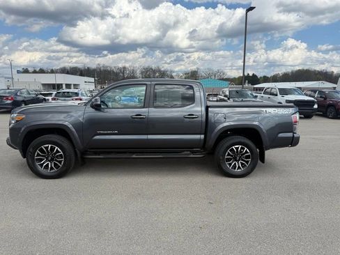 Used 2020 Toyota Tacoma TRD Sport image 9