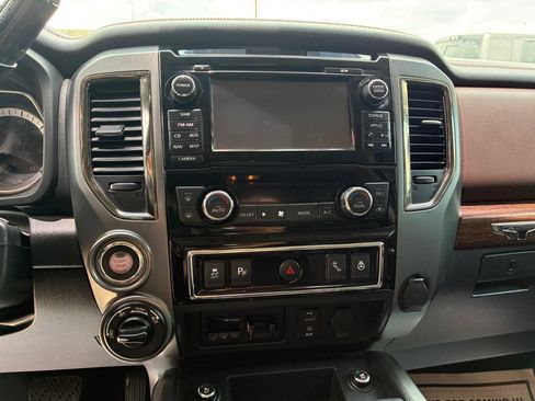 Used 2017 Nissan Titan Platinum Reserve AWD/4WD image 31