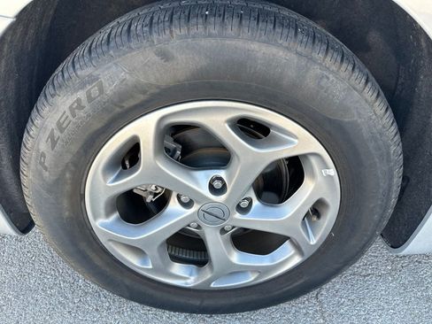 Used 2024 Chrysler Pacifica Limited FWD image 4