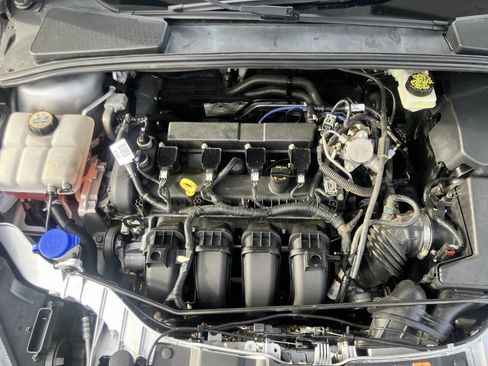 Used 2017 Ford Focus Titanium w/ Titanium Technology Package image 30