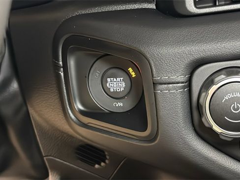 Used 2024 Jeep Wrangler Unlimited Rubicon w/ Technology Group image 34