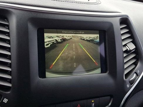 Certified 2021 Jeep Cherokee Latitude Plus image 22