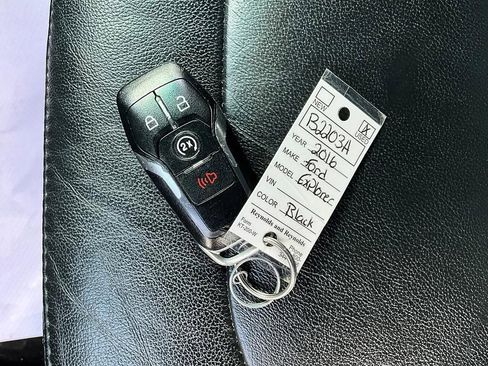 Used 2016 Ford Explorer XLT w/ Equipment Group 202A AWD/4WD image 38