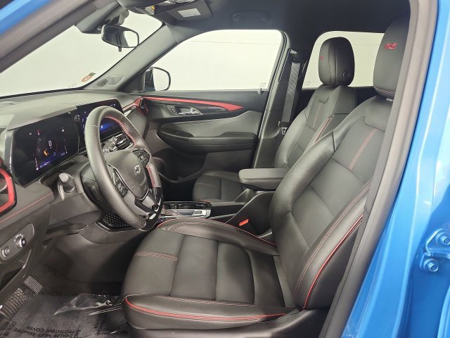 Used 2025 Chevrolet TrailBlazer RS w/ Driver Confidence Package AWD/4WD image 19