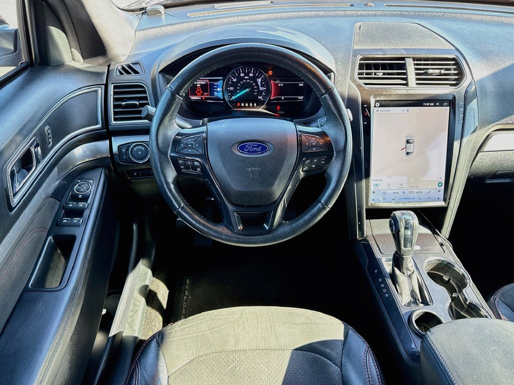 Used 2018 Ford Explorer XLT w/ Equipment Group 202A FWD image 33