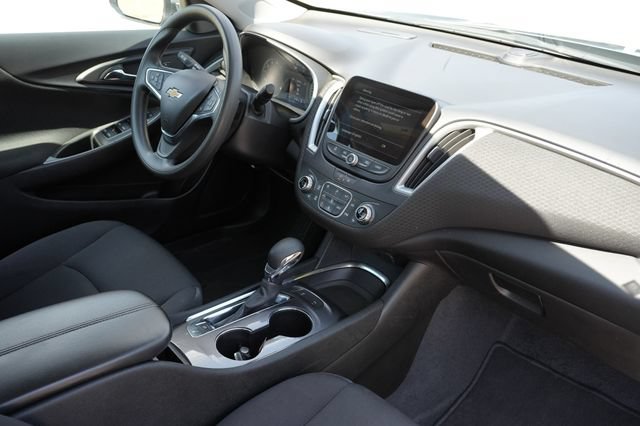 Used 2025 Chevrolet Malibu LT FWD image 17