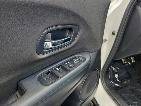 Used 2019 Honda HR-V Sport image 18