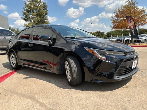 Used 2024 Toyota Corolla LE FWD image 4