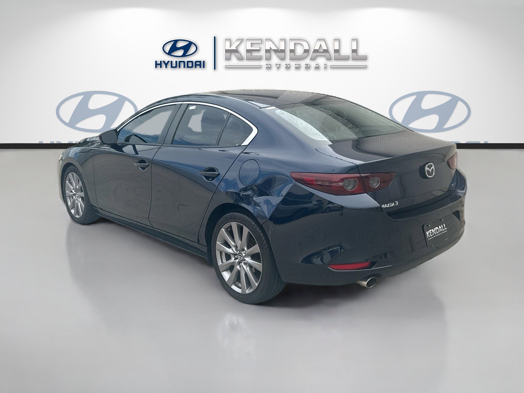 Used 2020 MAZDA MAZDA3 Sedan w/ Select Package FWD image 4