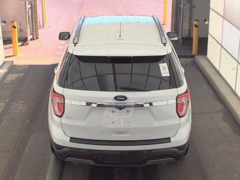 Used 2019 Ford Explorer XLT w/ Equipment Group 202A image 4