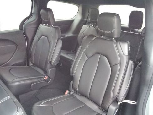 New 2026 Chrysler Pacifica Select w/ S Appearance Package AWD/4WD image 22