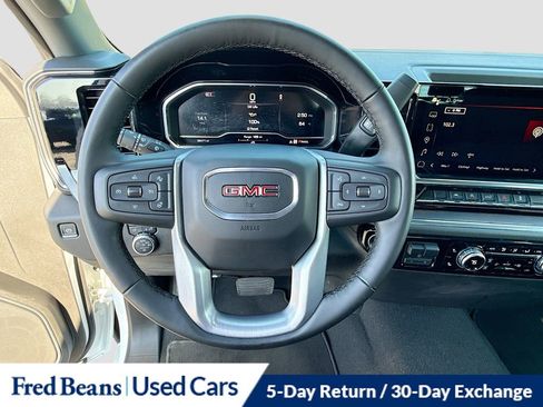 Used 2025 GMC Sierra 1500 SLT AWD/4WD image 13