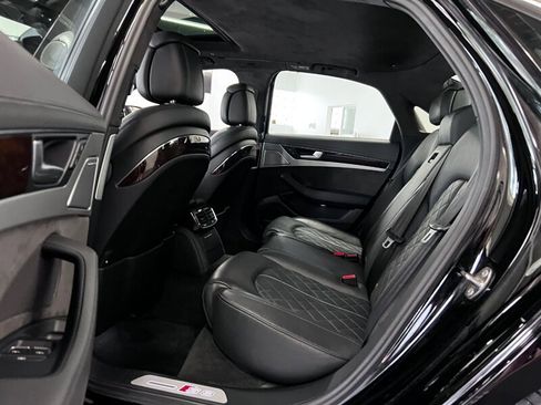 Used 2014 Audi S8 image 41