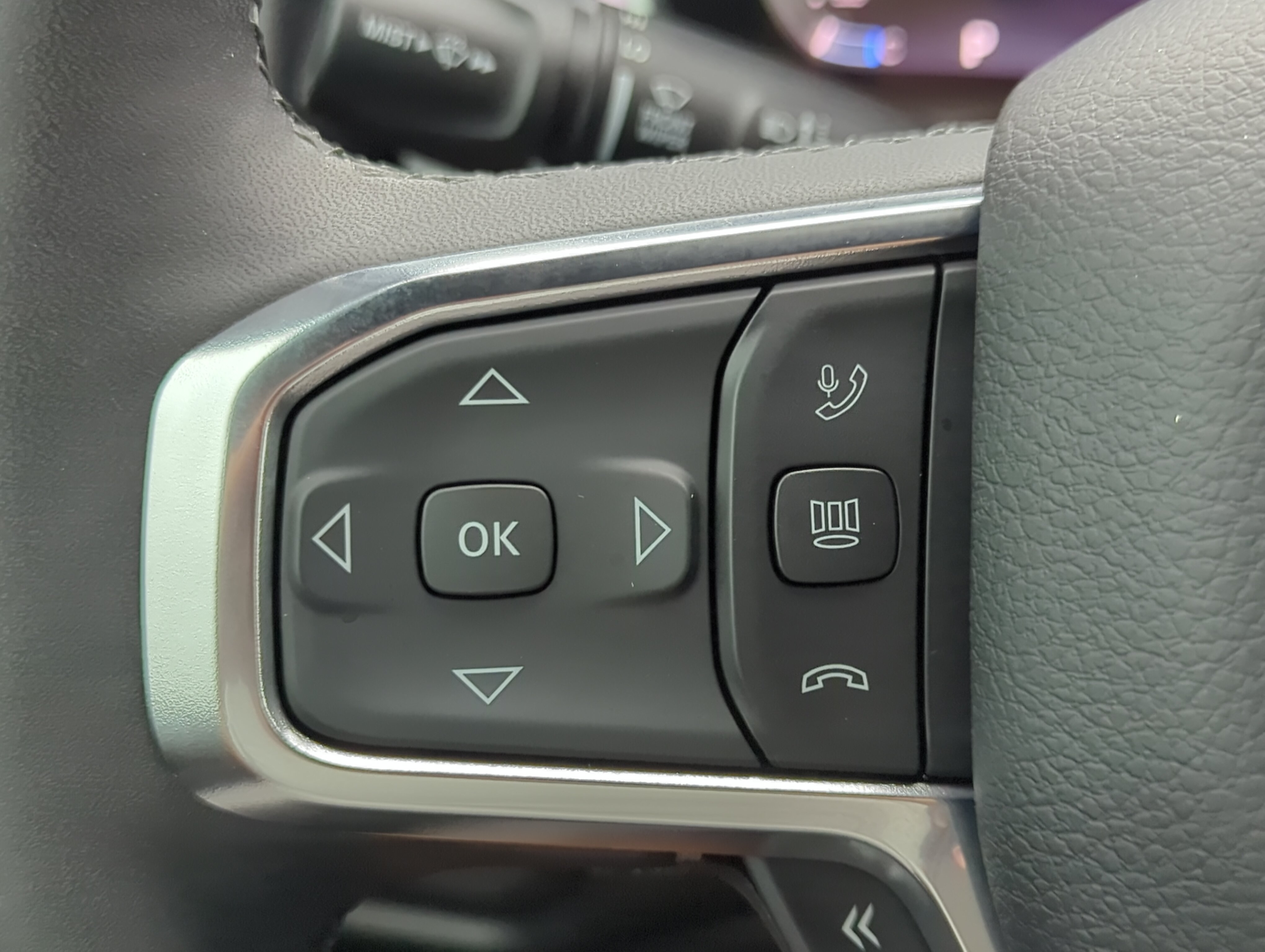 Used 2025 RAM 1500 Laramie w/ Night Edition AWD/4WD image 23