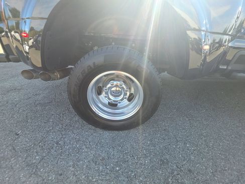 Used 2025 Ford F350 Lariat w/ Lariat Ultimate Package AWD/4WD image 15