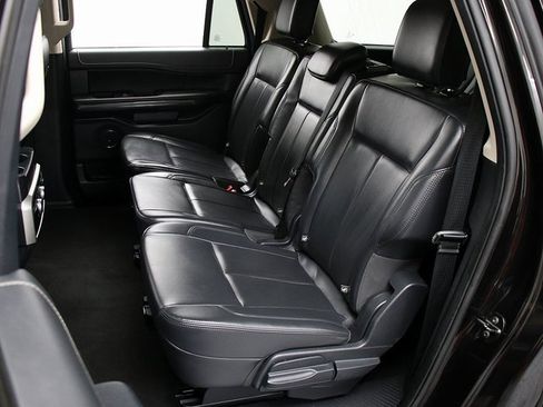 Used 2024 Ford Expedition Max XLT image 11