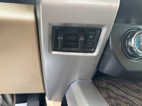 Used 2019 Ford F250 Lariat w/ Lariat Value Package image 33