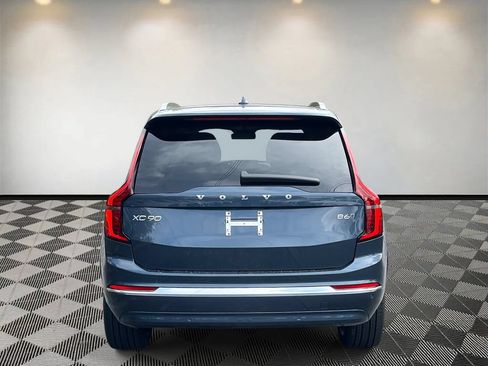 Certified 2026 Volvo XC90 B6 Plus AWD/4WD image 4
