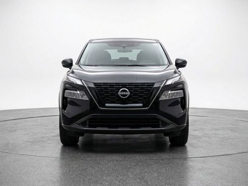 Used 2025 Nissan Rogue SV FWD image 2