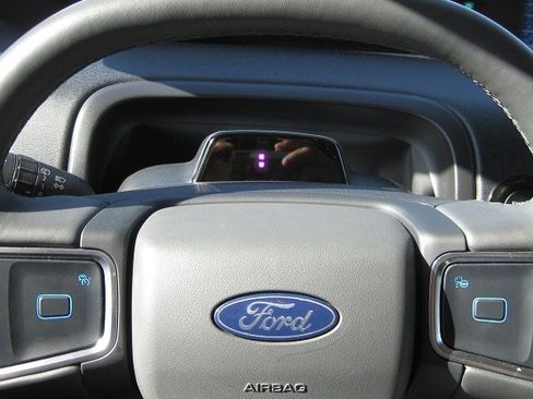 Used 2025 Ford Expedition Active AWD/4WD image 12