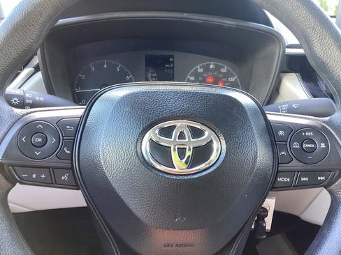 Used 2025 Toyota Corolla Cross L AWD/4WD image 19