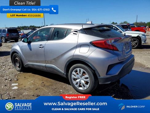 Used 2019 Toyota C-HR LE FWD image 3