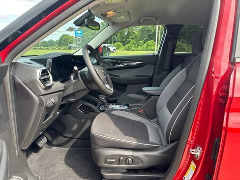New 2026 Chevrolet TrailBlazer LT w/ Convenience Package FWD image 18
