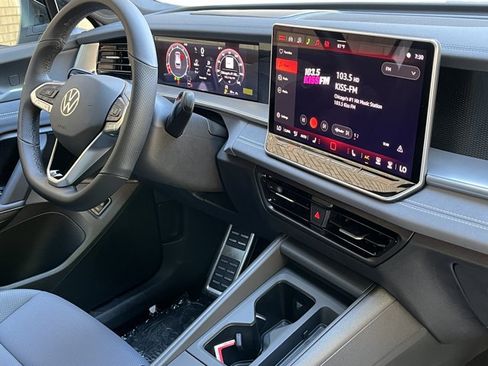 New 2026 Volkswagen Tiguan SE R-Line AWD/4WD image 7